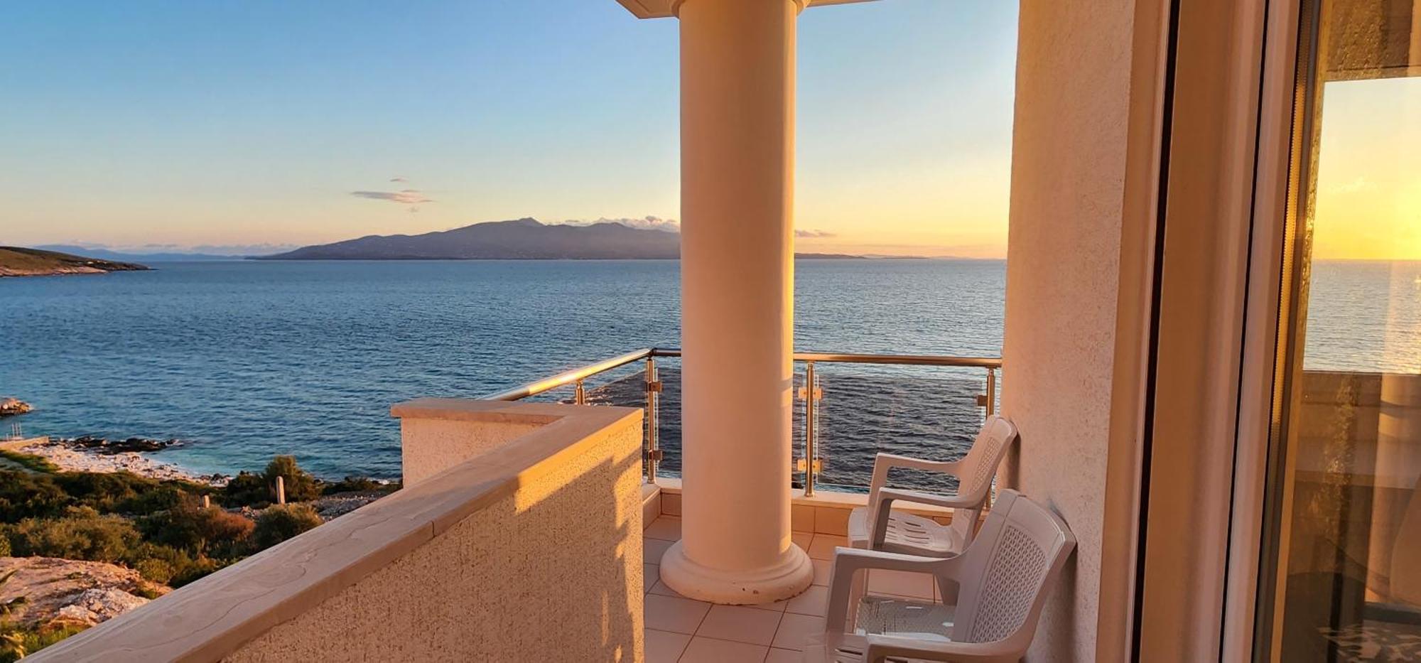 White Residence Luxury Apartments Sarandë Exteriér fotografie