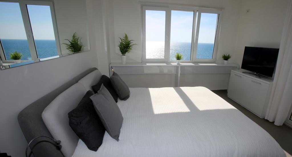 White Residence Luxury Apartments Sarandë Pokoj fotografie